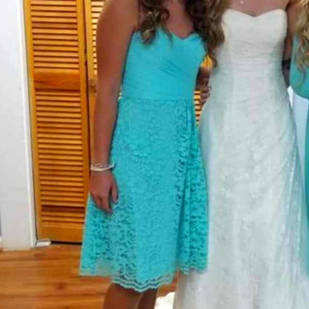 Davids Bridal Short Sweatheart Neckline Aqua Blue bridesmaids dress